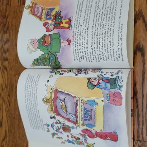 1985, A Chipmunk Christmas (Alvin and the Chipmunks) Book - Picture 8 of 13